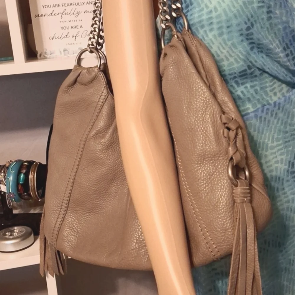 The sak gray leather hobo shoulder bag EUC